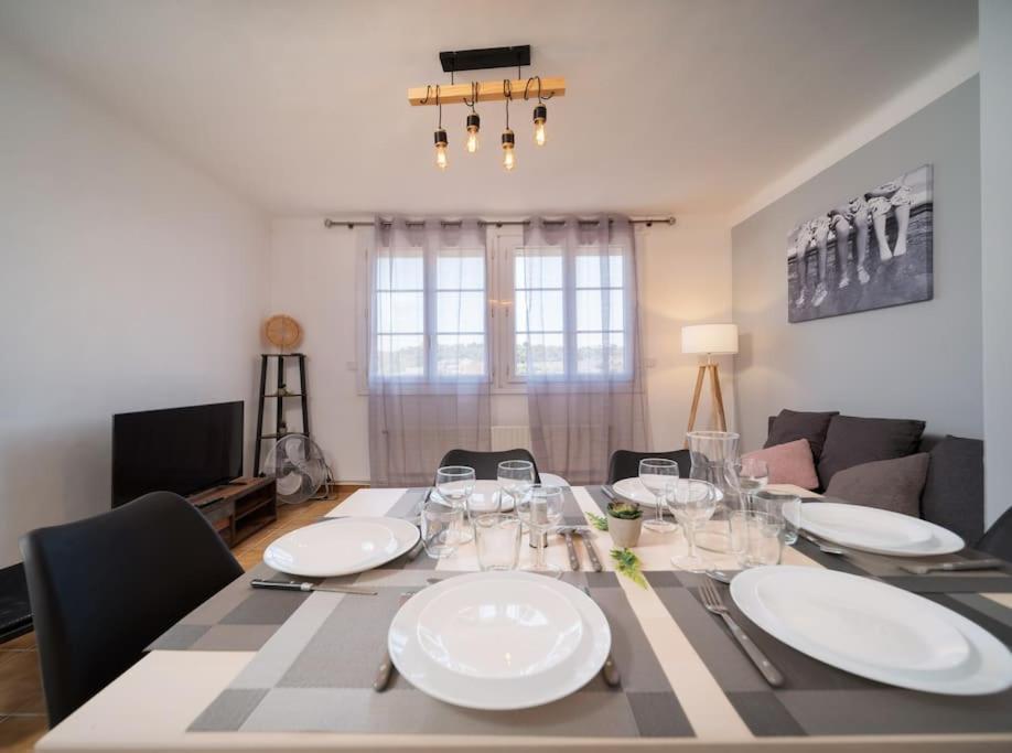 Appartement Tout Equipe Traversant 6 A 8 Couchages Marseille Eksteriør billede