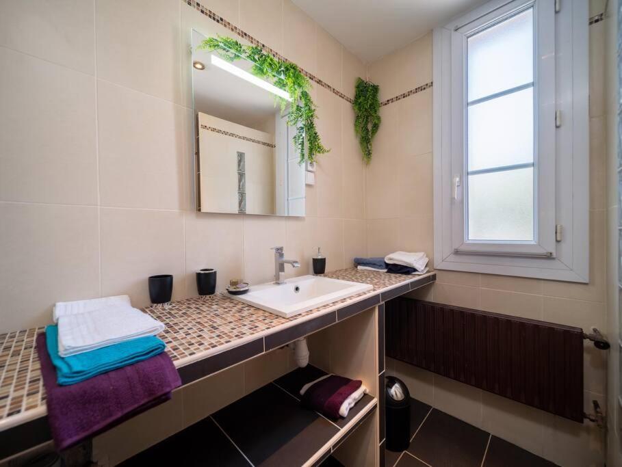 Appartement Tout Equipe Traversant 6 A 8 Couchages Marseille Eksteriør billede