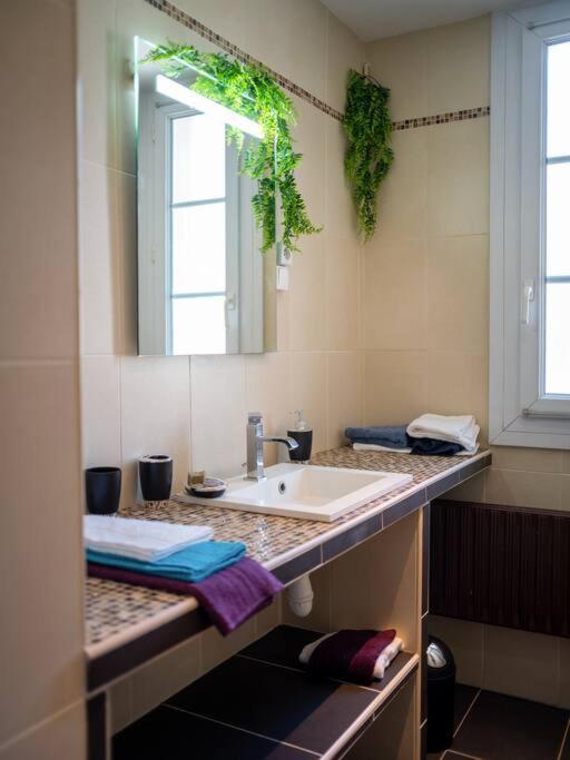 Appartement Tout Equipe Traversant 6 A 8 Couchages Marseille Eksteriør billede