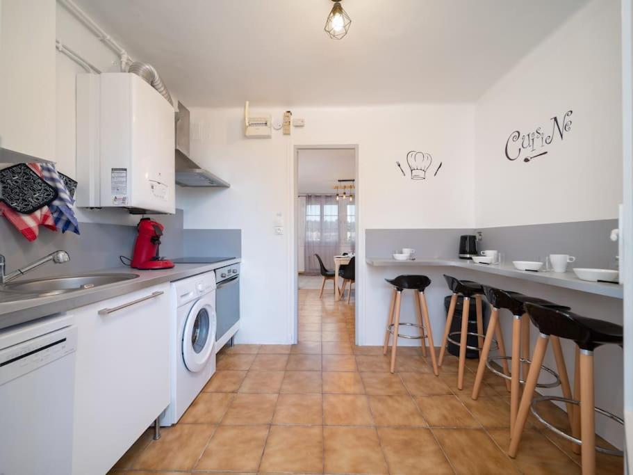 Appartement Tout Equipe Traversant 6 A 8 Couchages Marseille Eksteriør billede